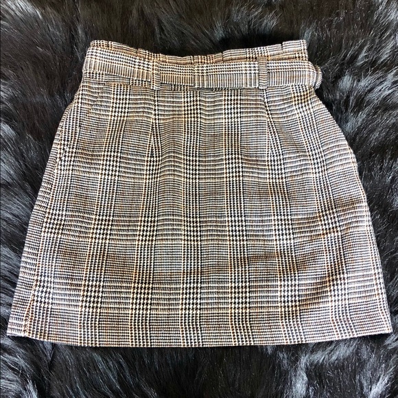Small. Forever 21. Beige. Plaid. Skirt. - Picture 1 of 1
